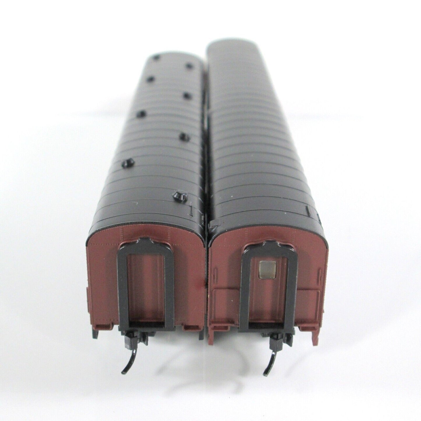 N Scale PENNSYLVANIA Baggage & Lighted Sleeper Car --- Walthers 932-55097, 55037