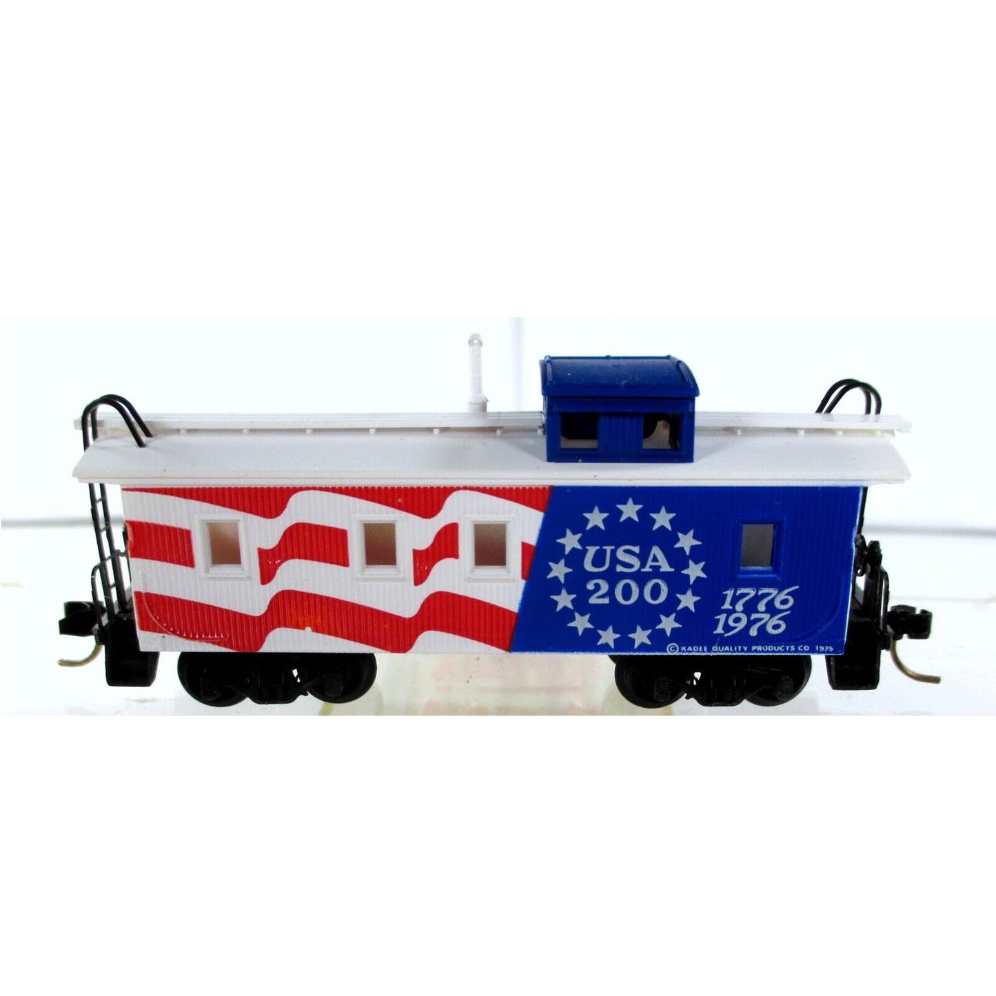 N Scale **July 4th 1776-1976** America Bicentennial Caboose - Micro Trains 50990