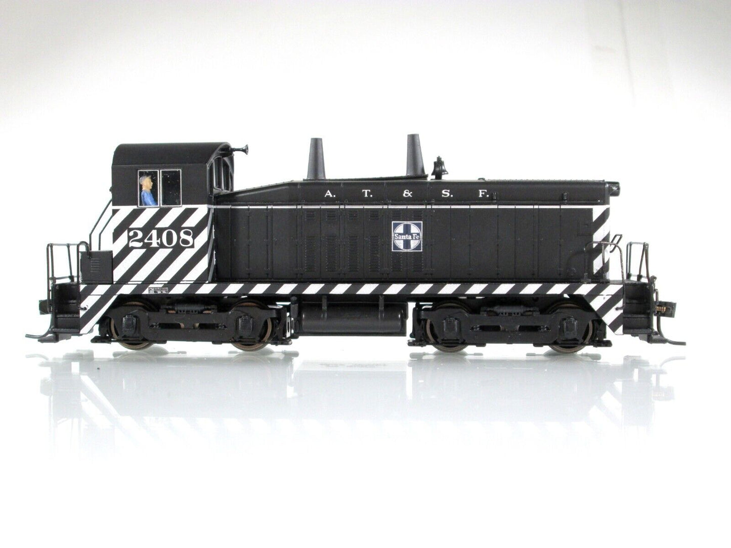 HO Scale *SANTA FE* EMD NW2 Switcher #2408 - Broadway 2621 - Paragon2 DCC Sound
