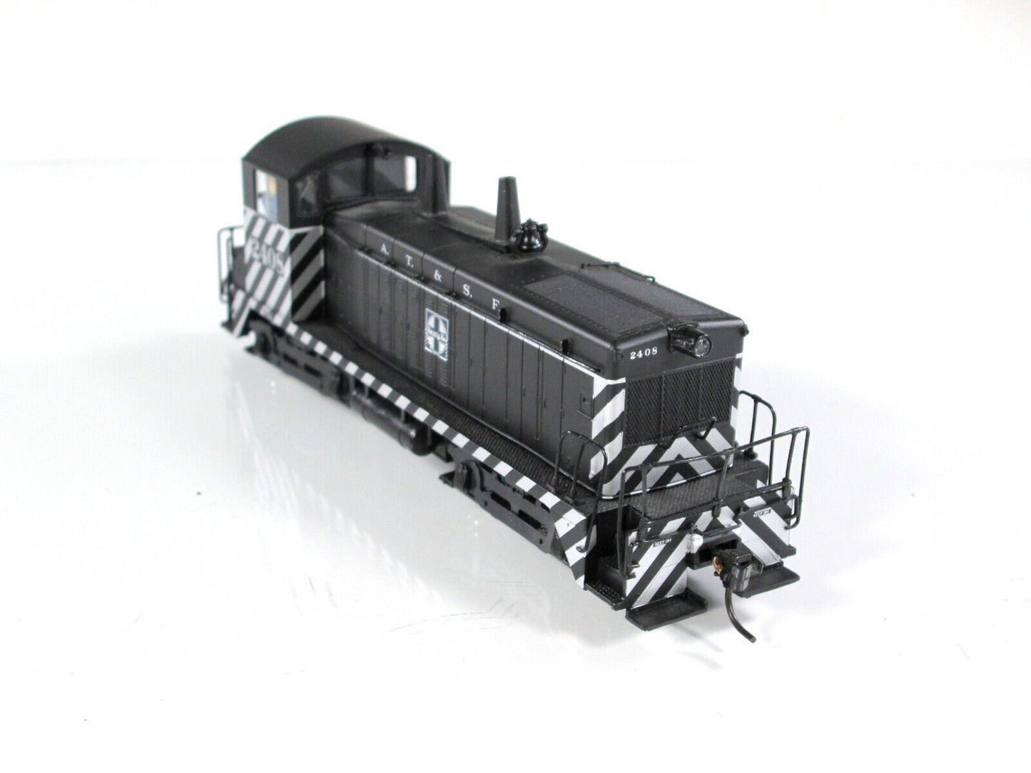 HO Scale *SANTA FE* EMD NW2 Switcher #2408 - Broadway 2621 - Paragon2 DCC Sound