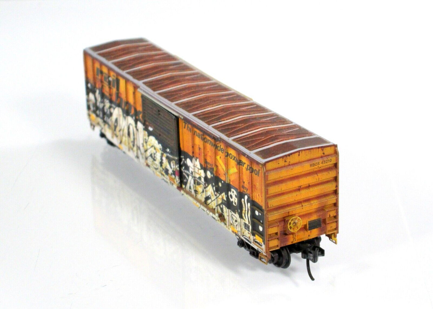 N Scale RAILBOX  **ALIEN ABDUCTION DAY** GRAFFITI Box Car, Micro Trains 02544010