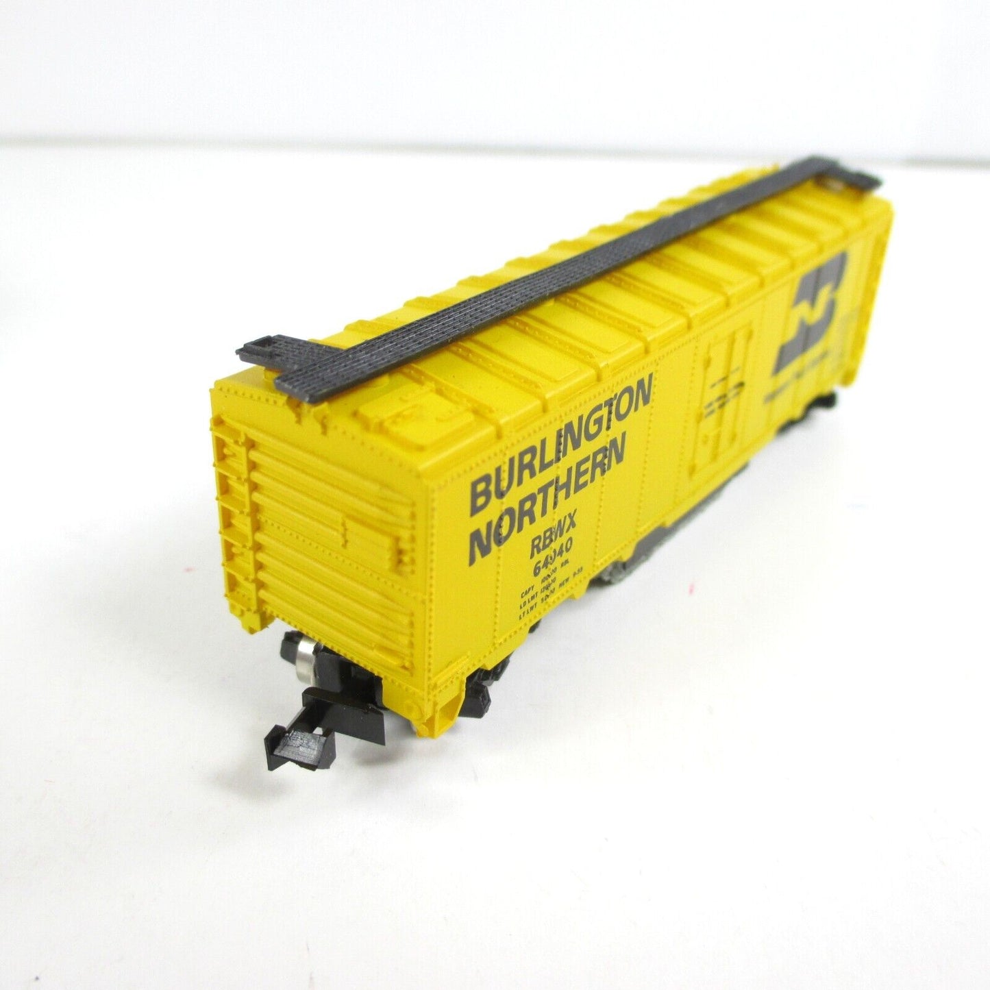N Scale ***BURLINGTON NORTHERN*** TRACK CLEANER Box Car, RBWX 64040,  ROCO 25900