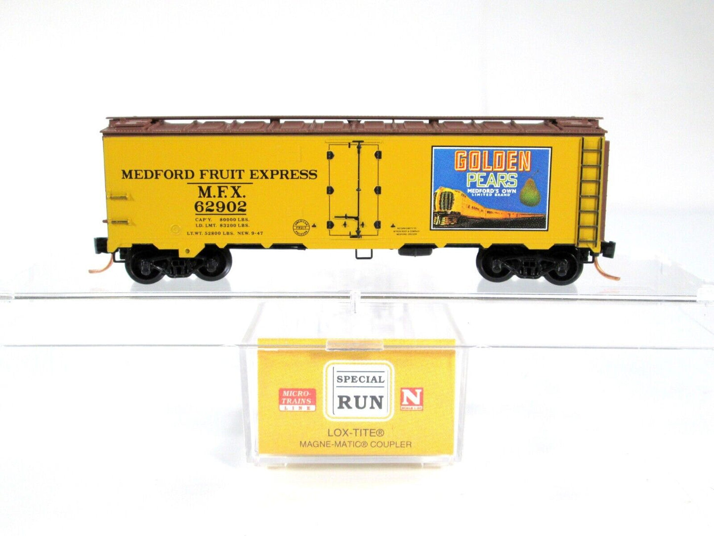 N Scale ***MEDFORD FRUIT EXPRESS** GOLDEN PEARS Reefer, MFX 62902 - Micro Trains