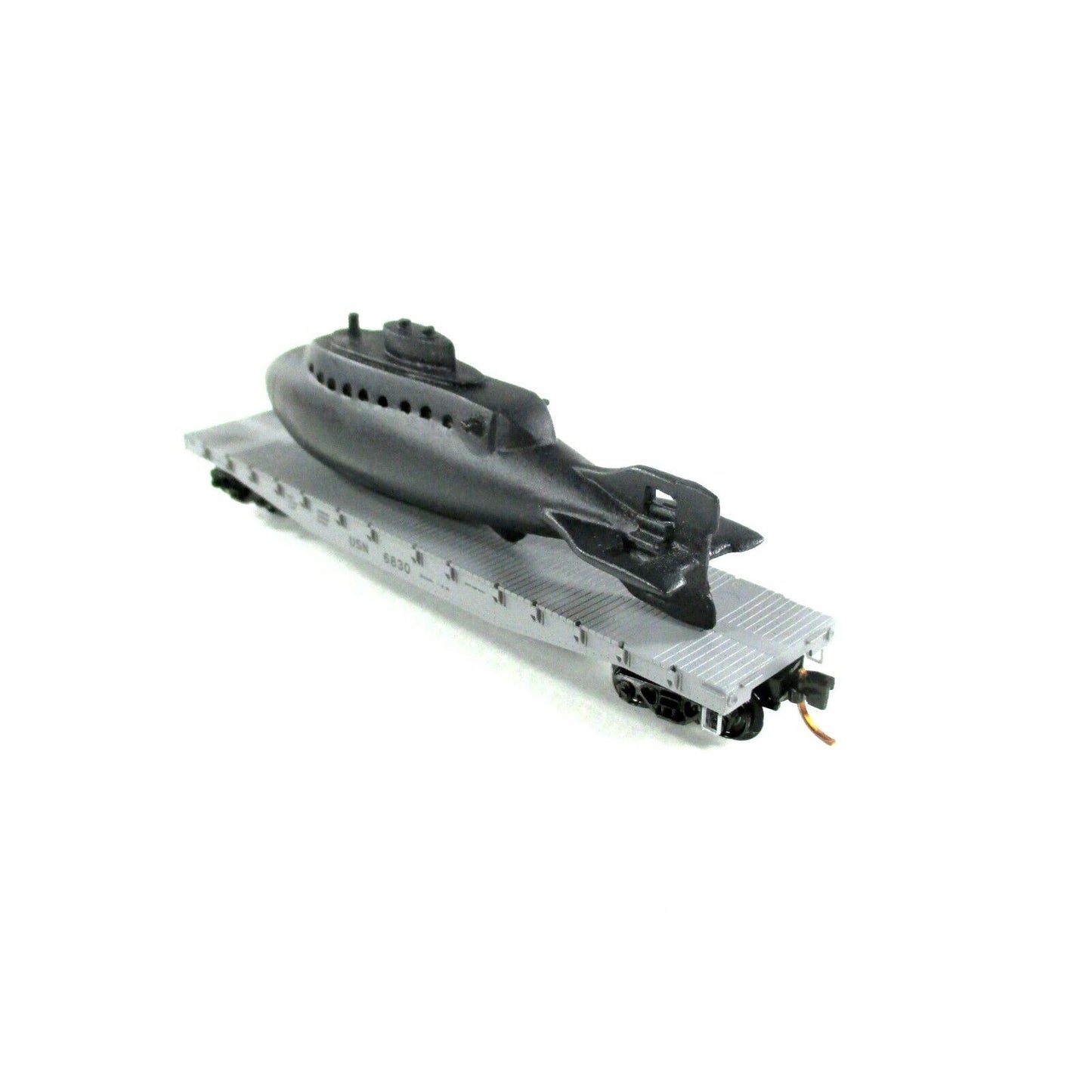 N Scale US NAVY Submarine on 50' Flat Car, USN 6830 - Micro Trains, Lowell Smith