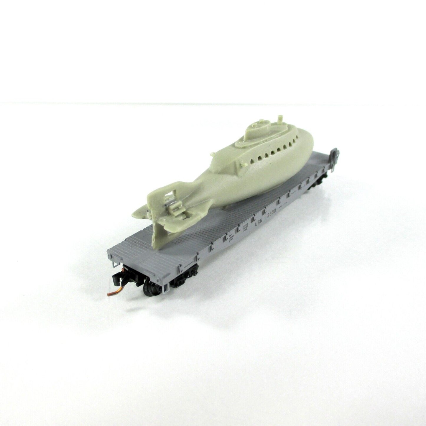 N Scale US NAVY Submarine on 50' Flat Car, USN 3330 - Micro Trains, Lowell Smith