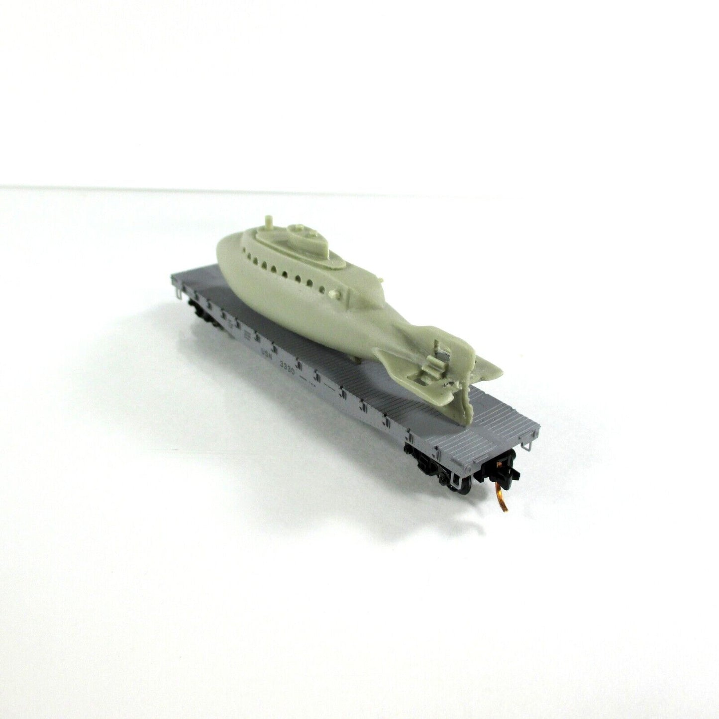 N Scale US NAVY Submarine on 50' Flat Car, USN 3330 - Micro Trains, Lowell Smith