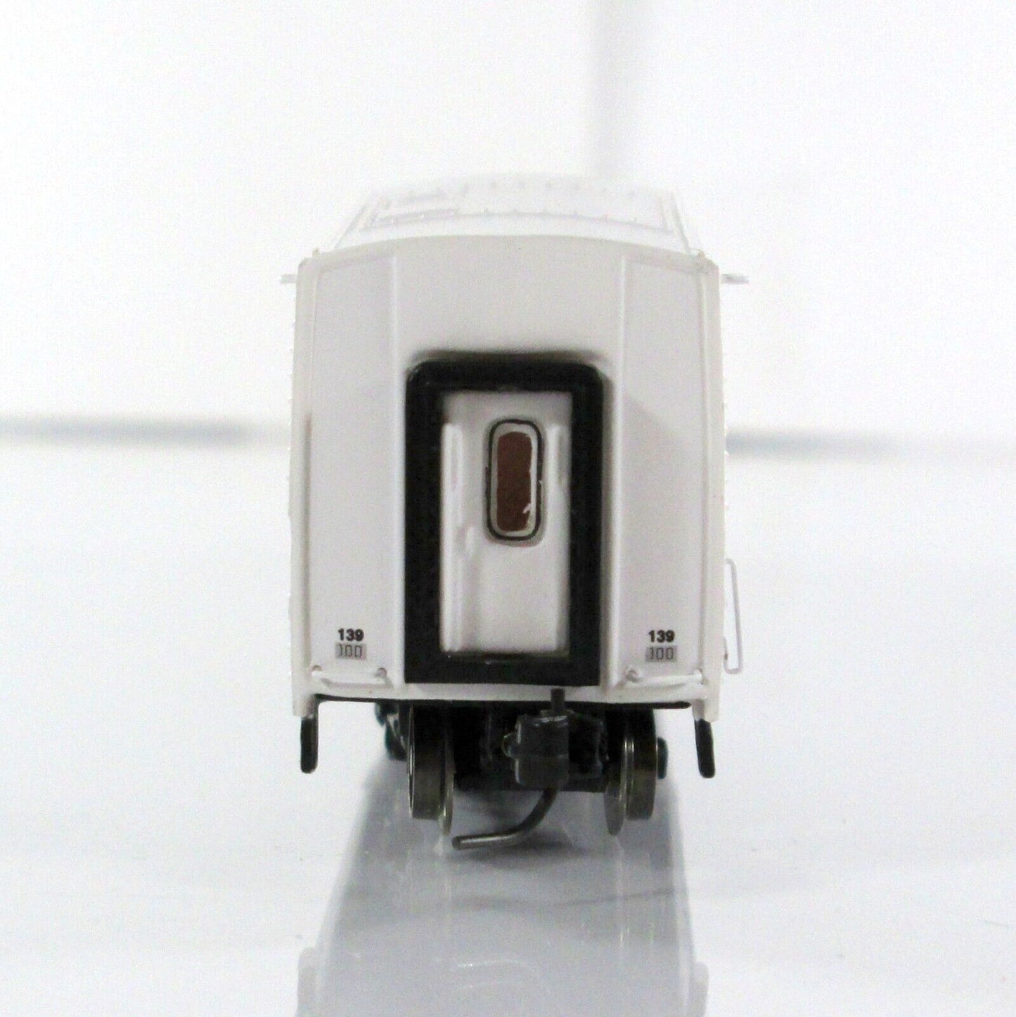 N Scale BOMBARDIER METROLINK Bi-Level Passenger Coach Car 139 ---- Athearn 26013