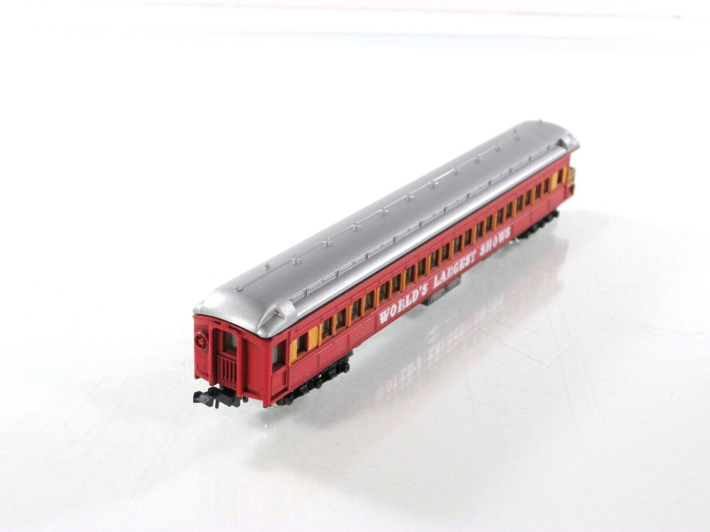 N Scale ***WORLD'S LARGEST SHOWS*** Circus Observation Coach -- Model Power 8636