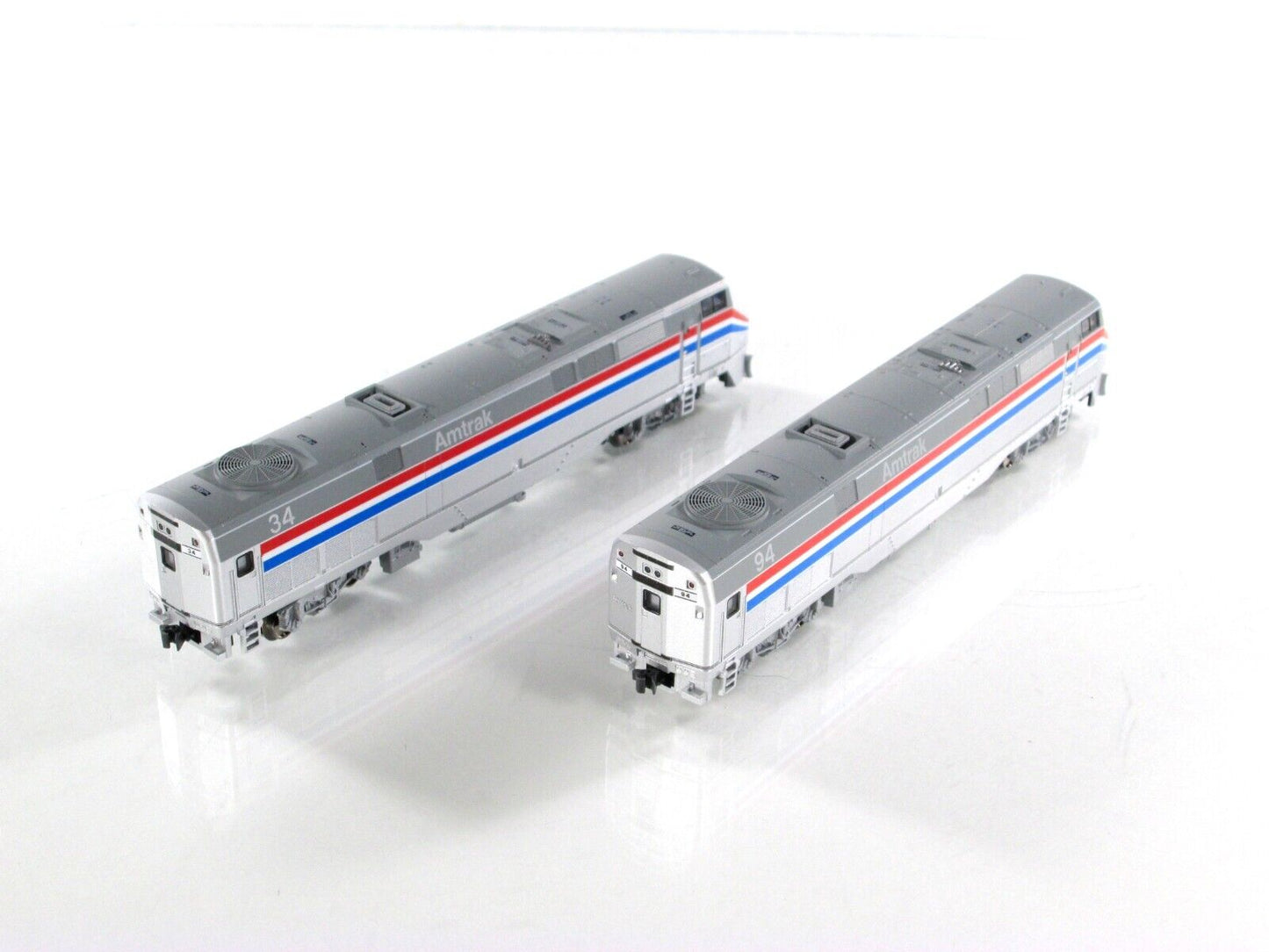N Scale ***AMTRAK*** Phase III P42 Locomotive Set #34,94 -Kato 176-6101, DCC Rdy