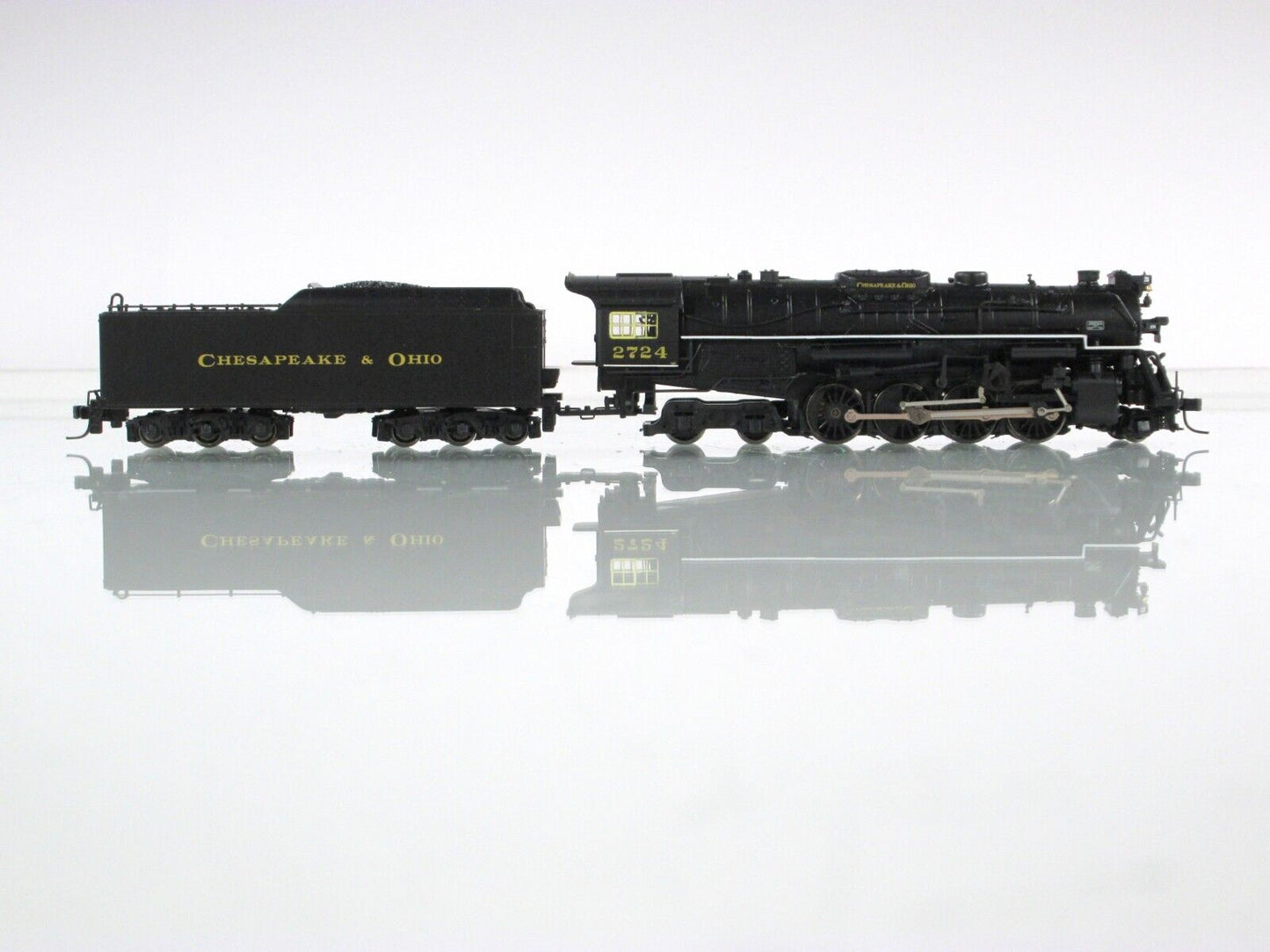 N Scale **CHESAPEAKE & OHIO** 2-8-4 Berkshire Locomotive #2724 -- Life-Like 7465