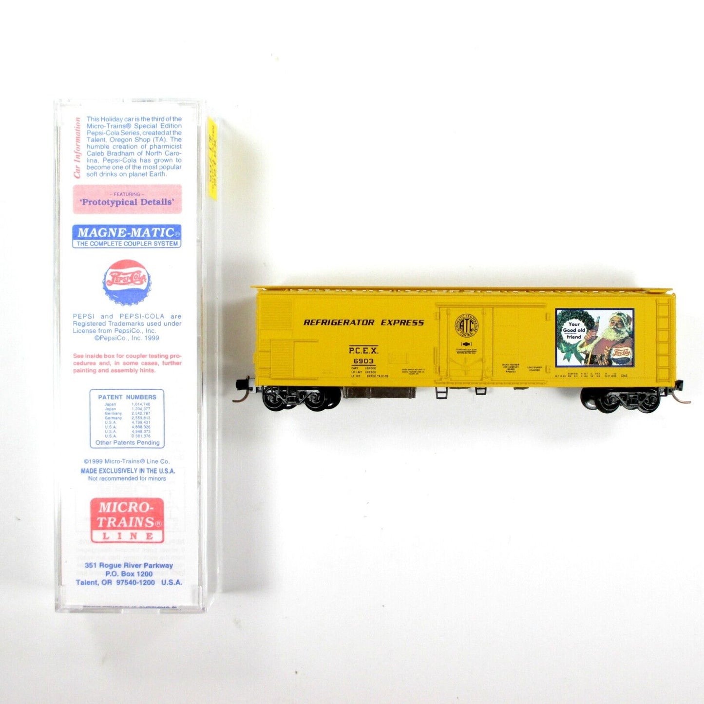 N Scale *PEPSI-COLA / CHRISTMAS* 51' Reefer Car - PCEX 6903,  Micro Trains 69100