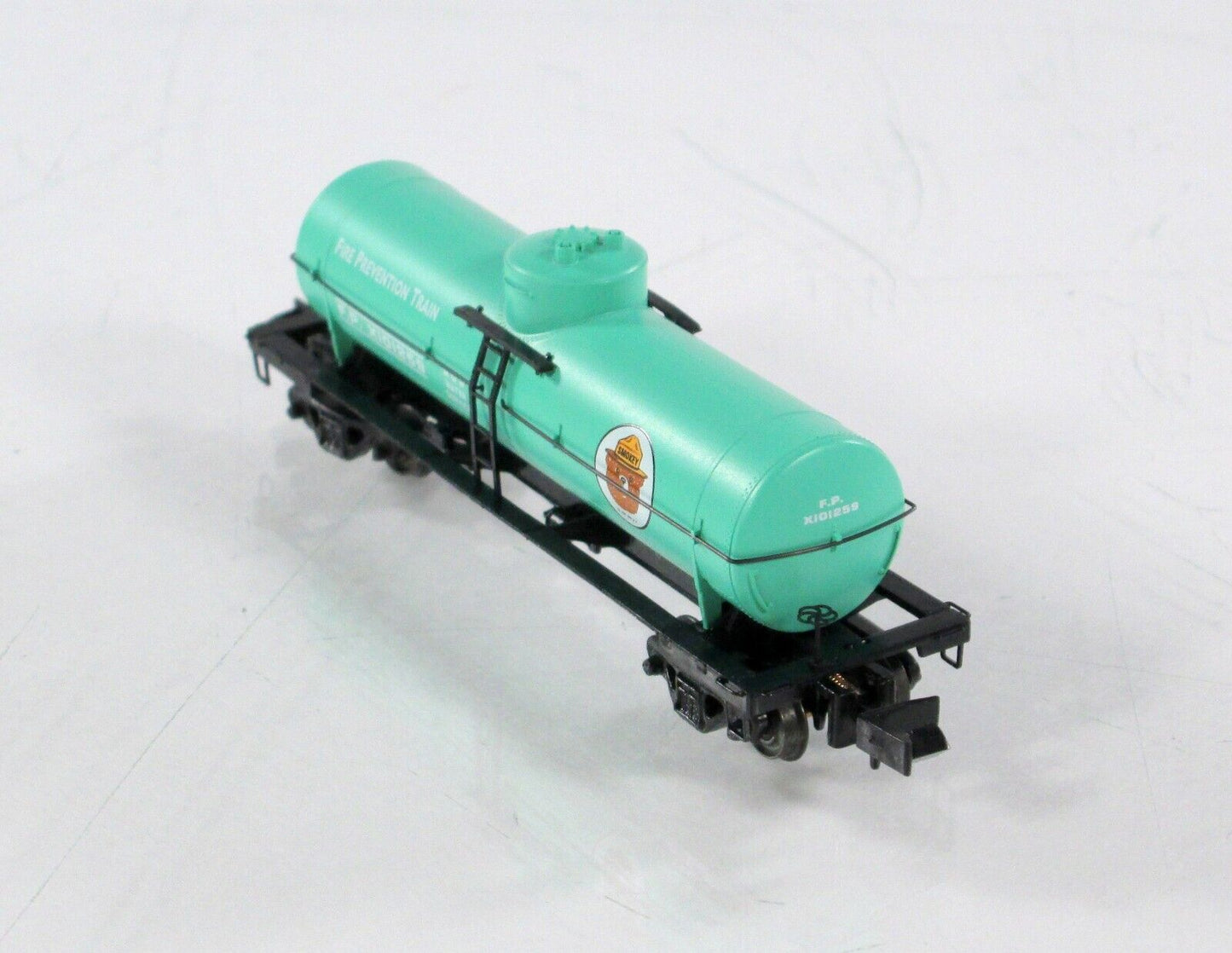 N Scale **SMOKEY BEAR** MoW Fire Prevention Tank Car, SBX X101259 - Micro Trains