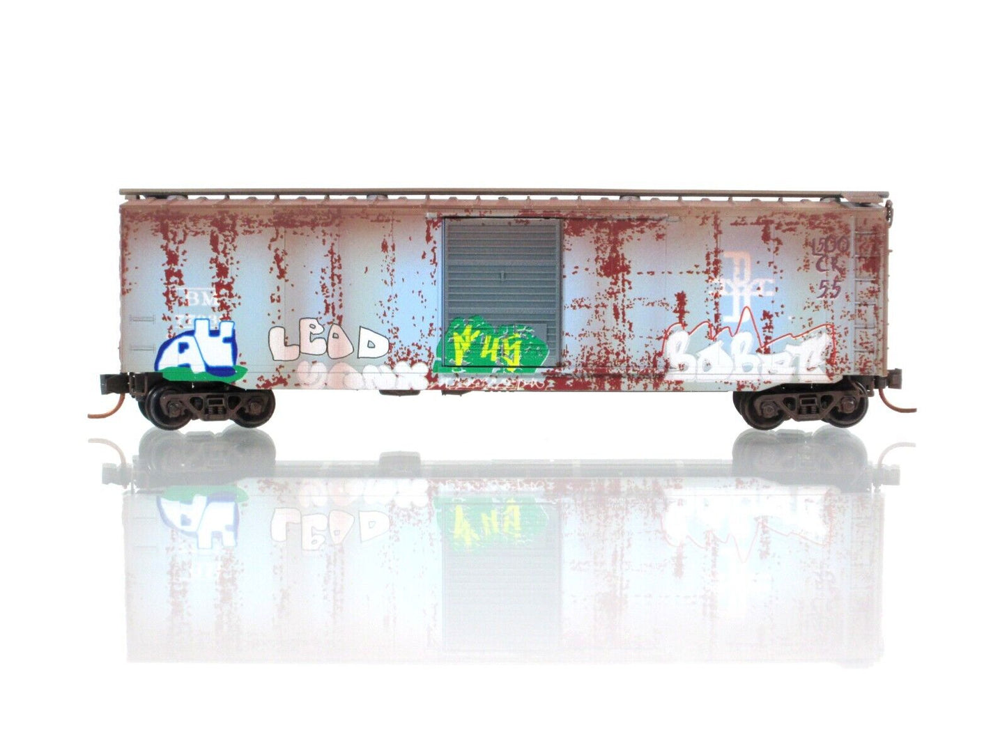 N Scale ***BOSTON & MAINE*** Graffiti Box Car - Micro Trains 03144440