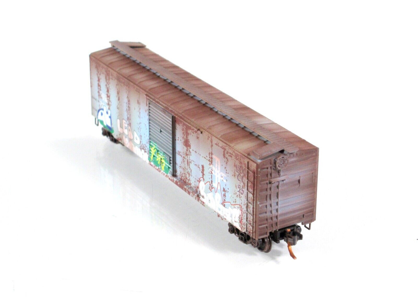 N Scale ***BOSTON & MAINE*** Graffiti Box Car - Micro Trains 03144440