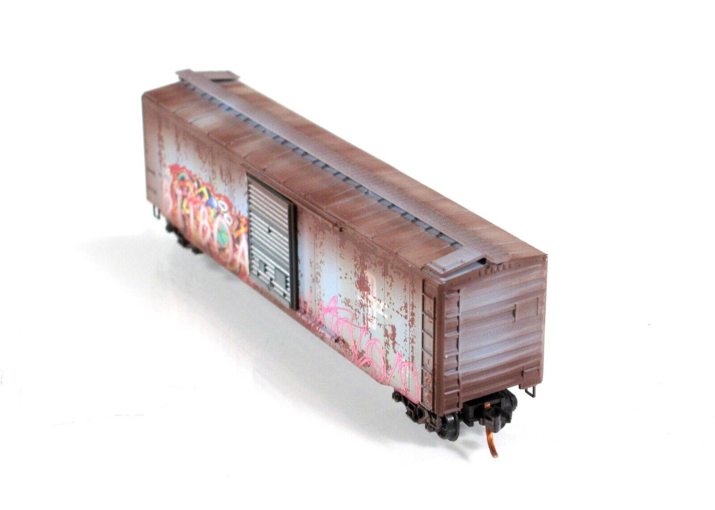 N Scale ***BOSTON & MAINE*** Graffiti Box Car - Micro Trains 03144440