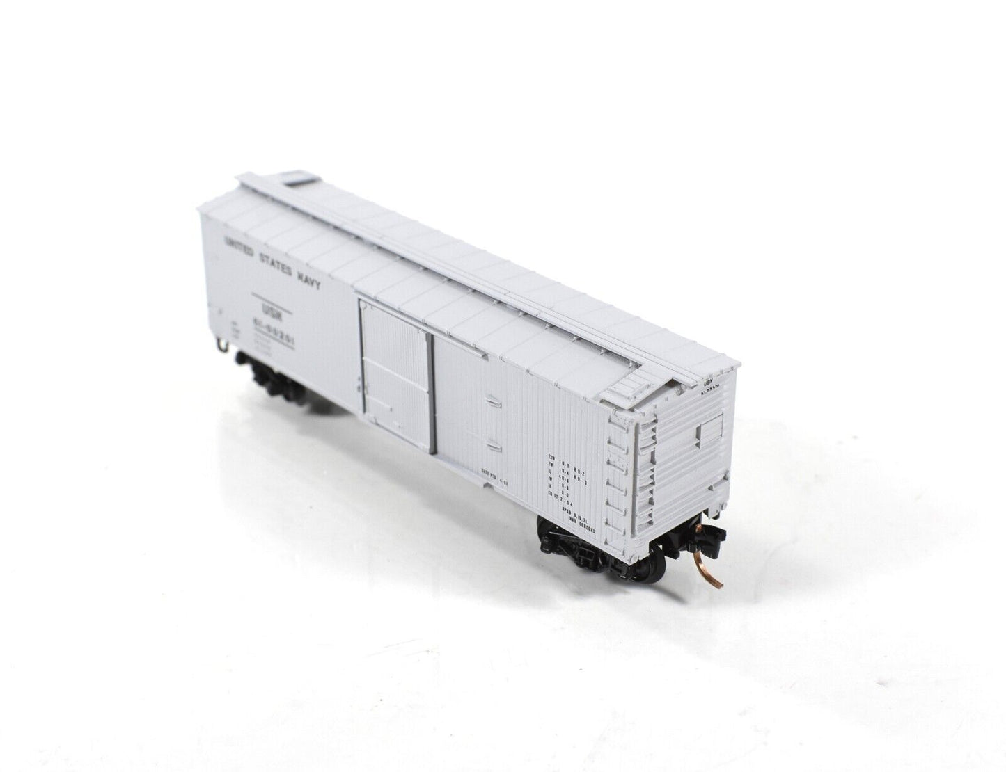 N Scale ***US NAVY*** 40' Military Box Car - USN 61-00201 -Micro Trains 04200050