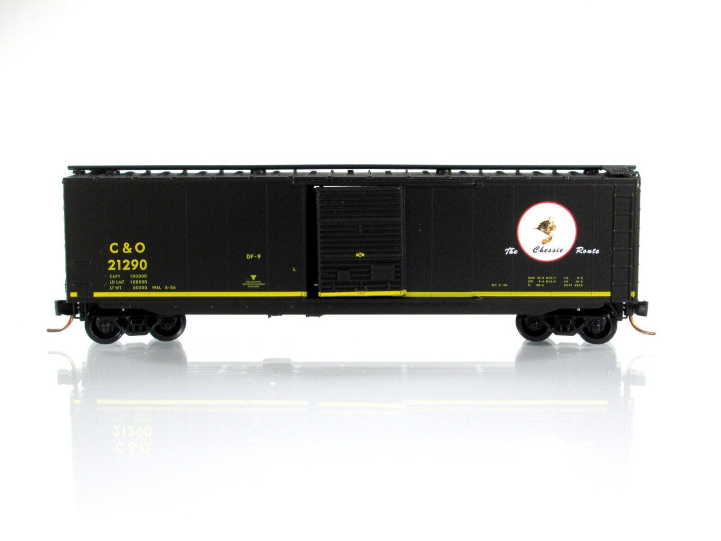 N Scale CHESAPEAKE OHIO, CHESSIE KITTEN Box Car C&O 21290 -Micro Trains 03100071