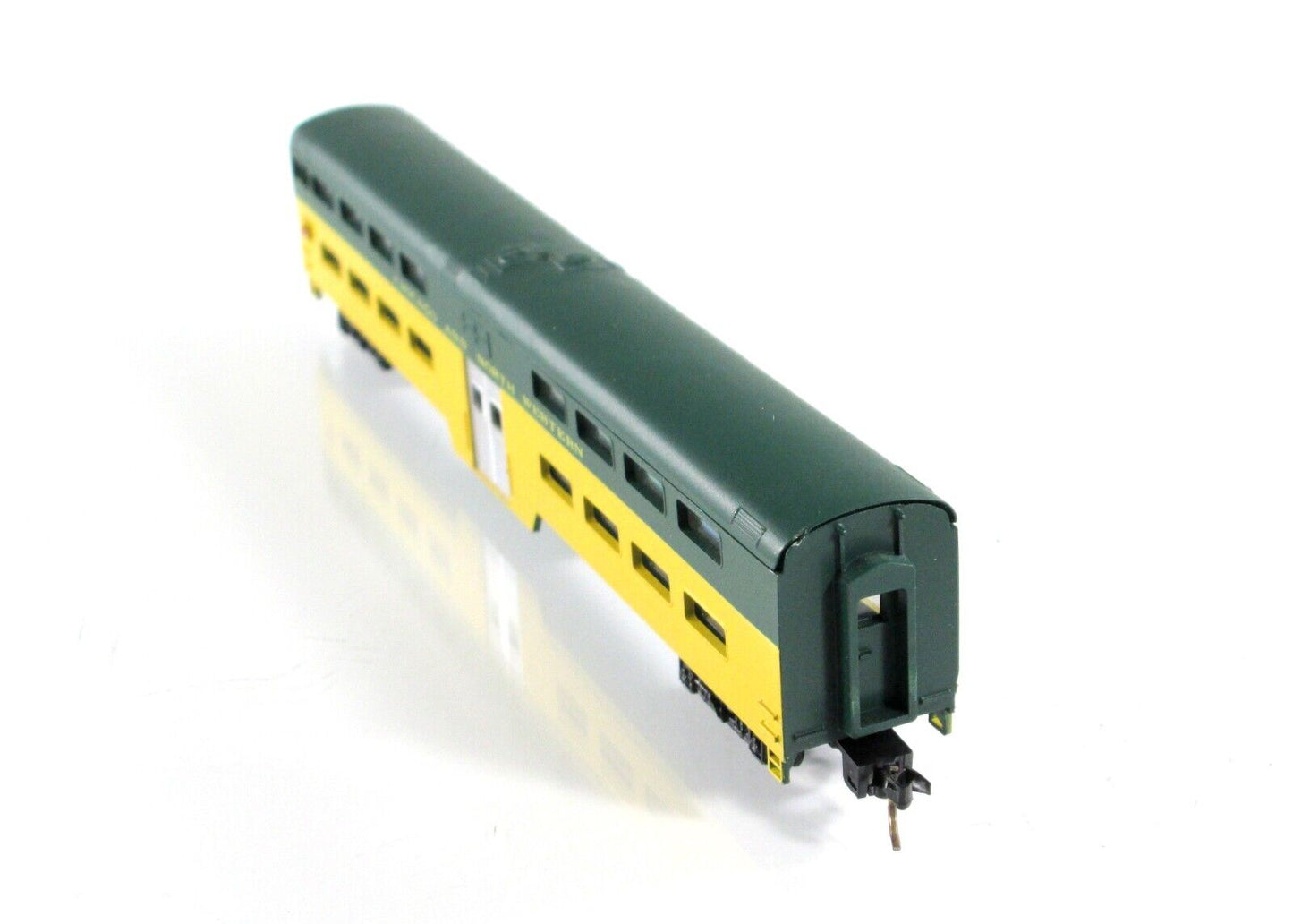 N Scale CHICAGO & NORTH WESTERN Bi-Level Commuter Cab, Con-Cor 4411, MTL Coupler