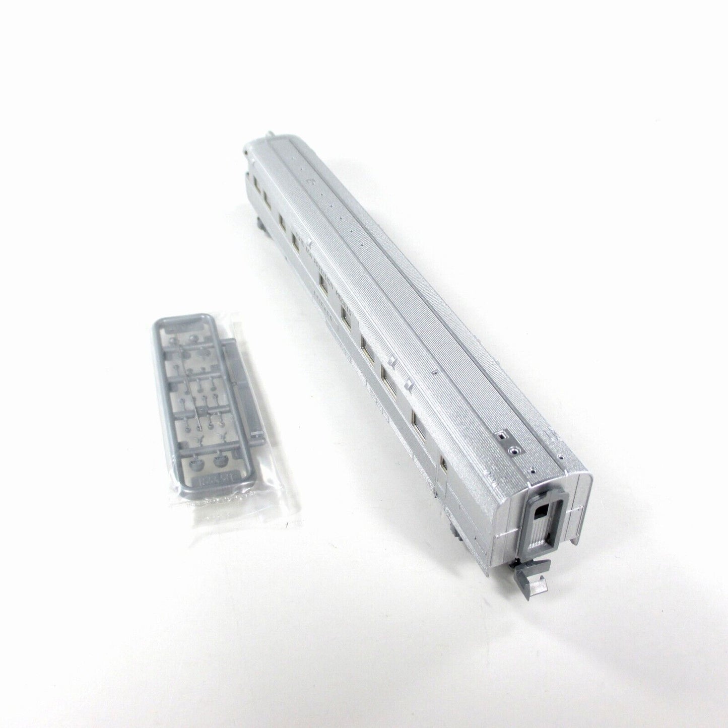 N Scale ***TOKYO*** Business Passenger Observation Car ----- Kato USA 156-0898