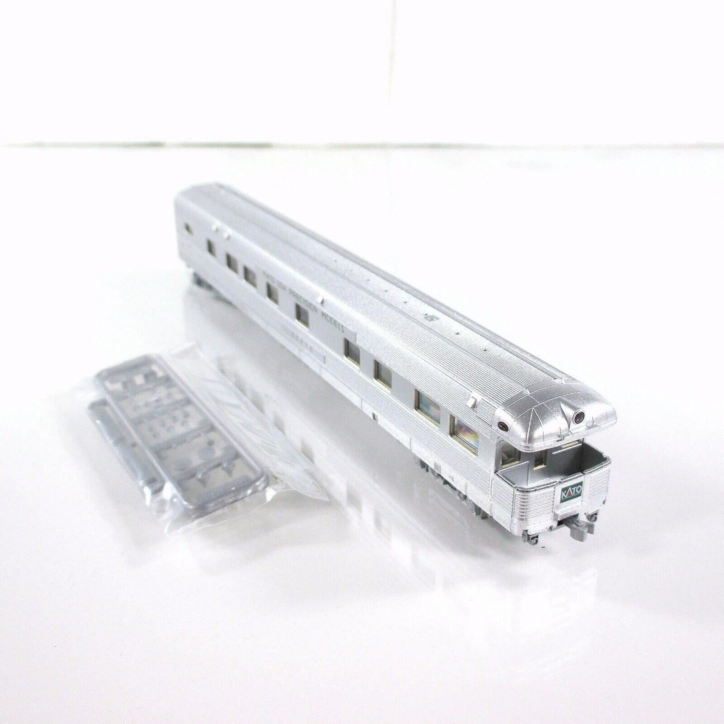 N Scale ***TOKYO*** Business Passenger Observation Car ----- Kato USA 156-0898