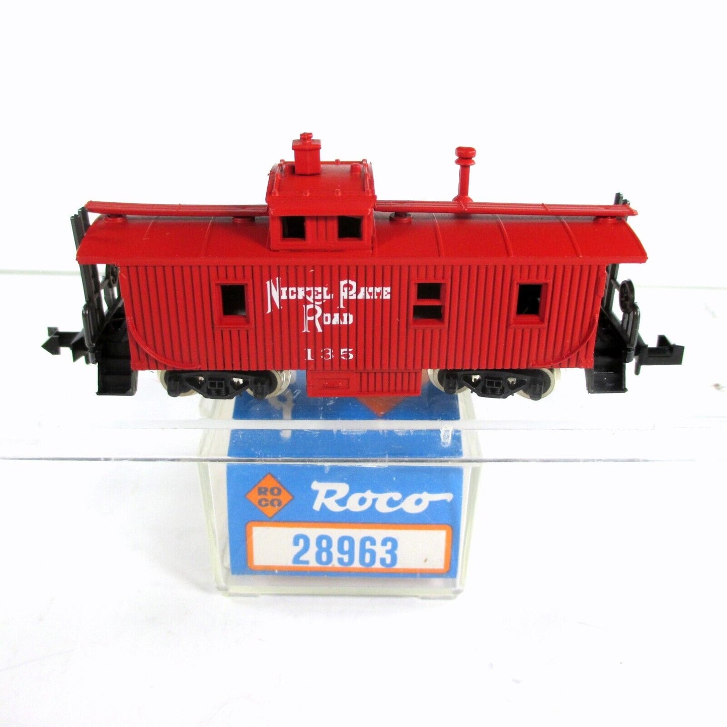 N Scale ***NICKEL PLATE ROAD*** Cupola Caboose, NKP 125 ------------- ROCO 28963