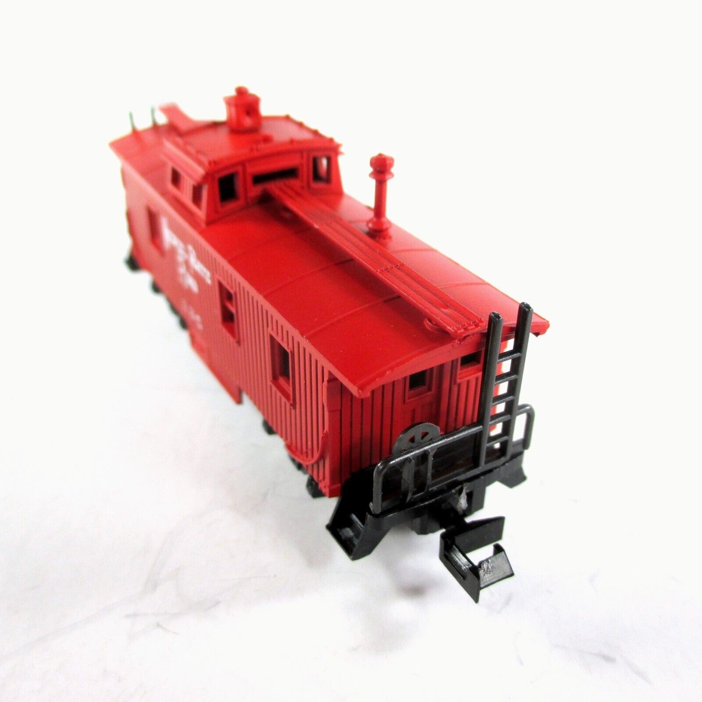 N Scale ***NICKEL PLATE ROAD*** Cupola Caboose, NKP 125 ------------- ROCO 28963
