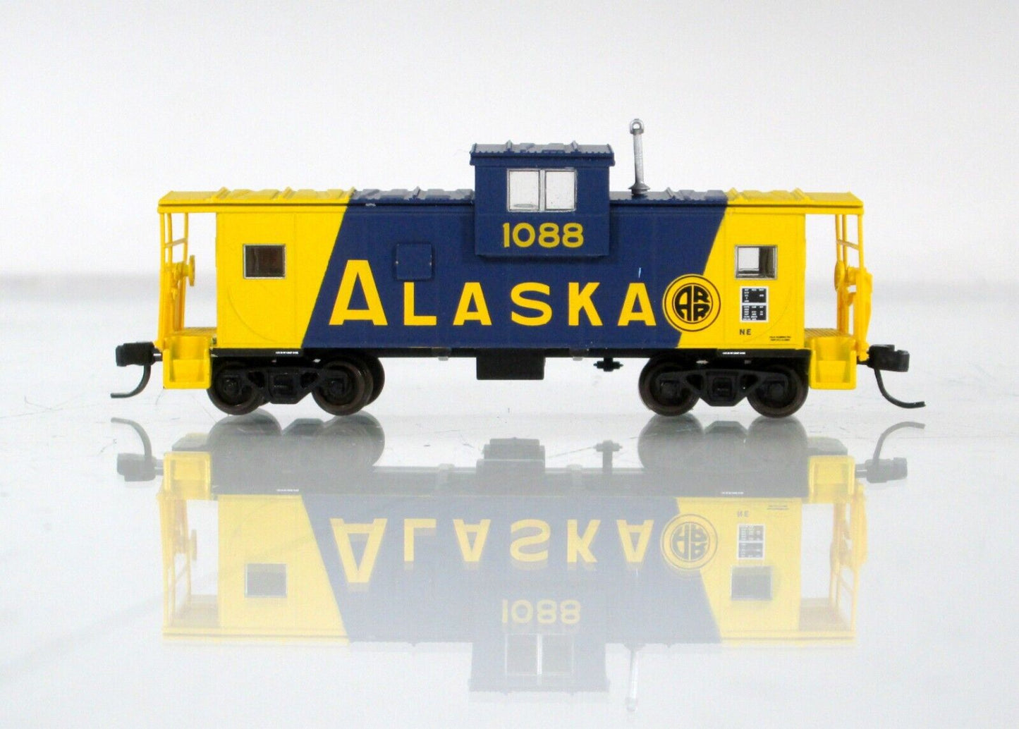 N Scale ***ALASKA*** EV Cupola Caboose, ARR #1088 - Atlas 50003152 **VERY RARE**