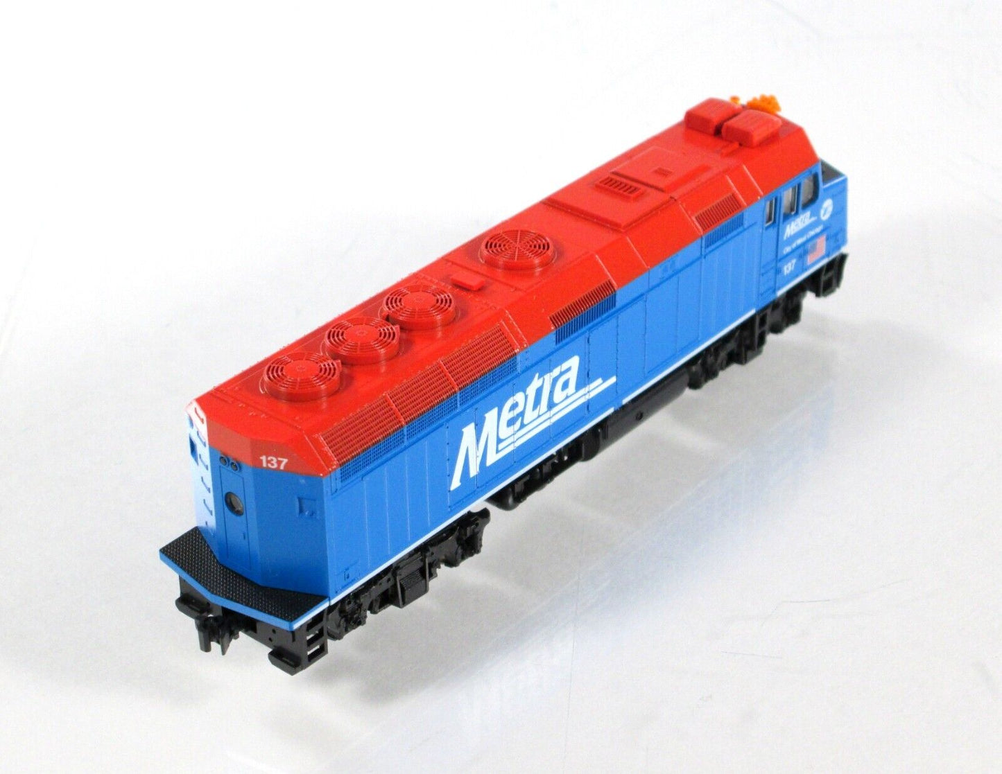 N Scale ***CHICAGO METRA*** EMD F40PH Locomotive #137 -- Kato 176-9101 **DCC Rdy