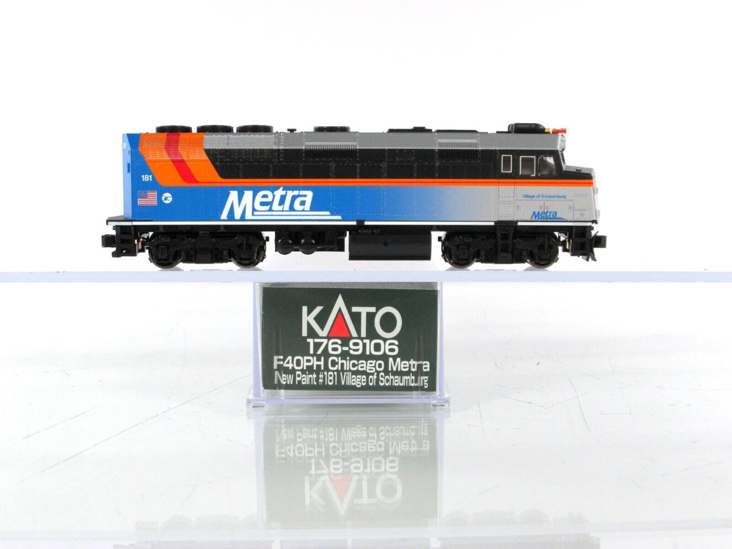 N Scale ***CHICAGO METRA*** EMD F40PH *Schaumburg* #181 -Kato 176-9106 **DCC Rdy
