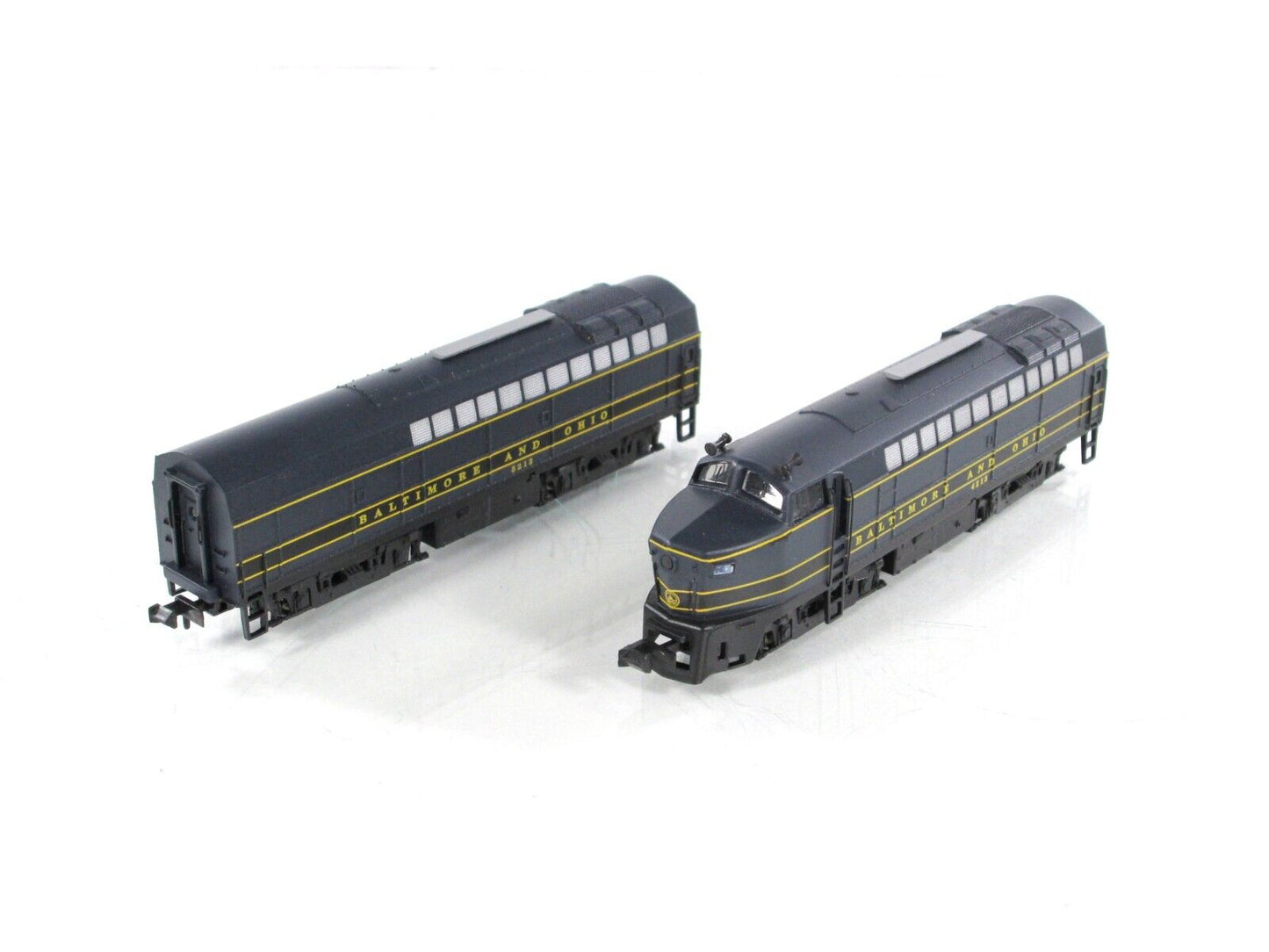 N Scale ***B&O*** RF-16 Sharknose AB #4213,5213 - E-R Models 040-7308-1, DCC Rdy