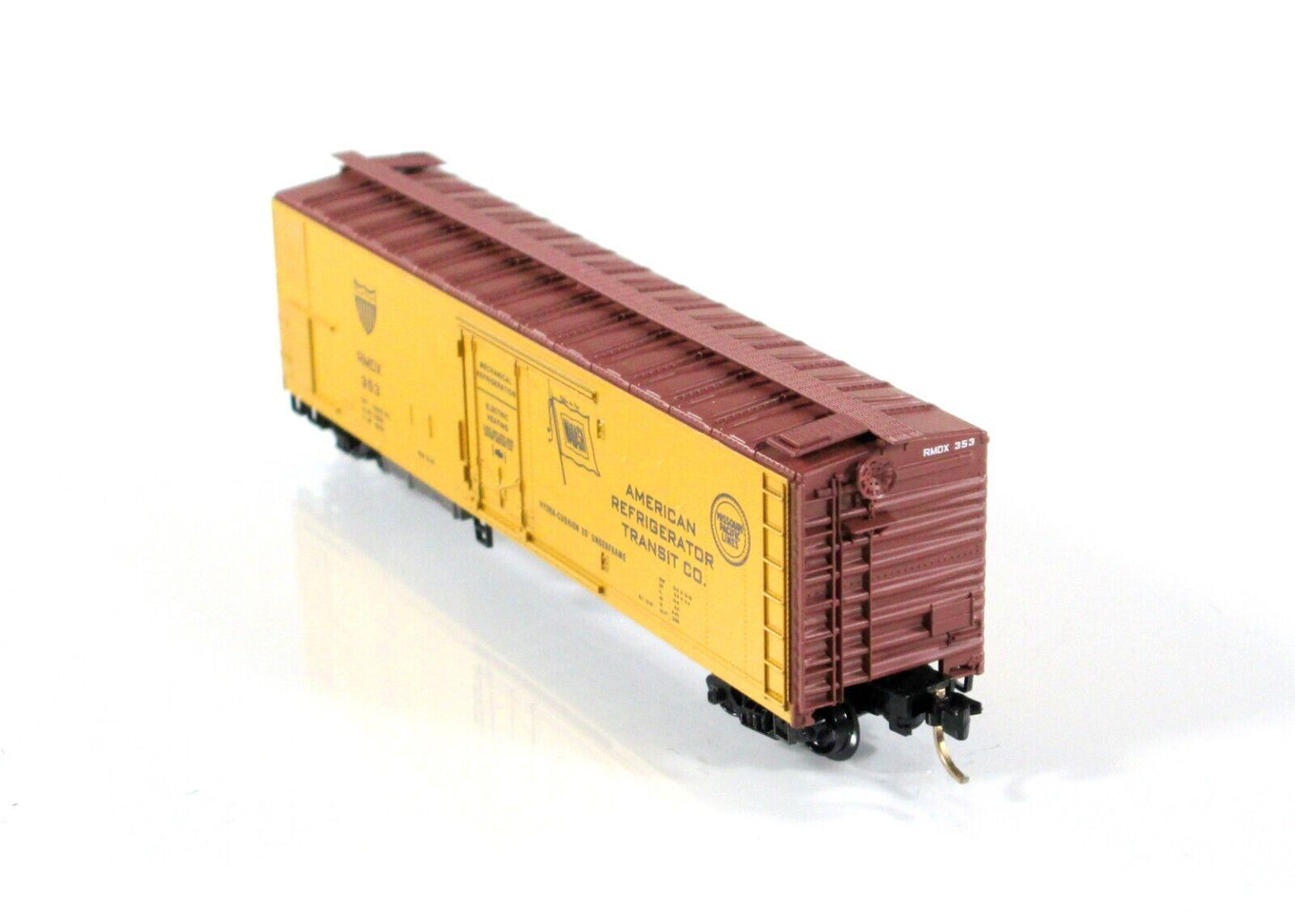 N Scale **AMERICAN REFRIGERATOR TRANSPORT** Reefer 8-Car Set, Micro Trains 69050