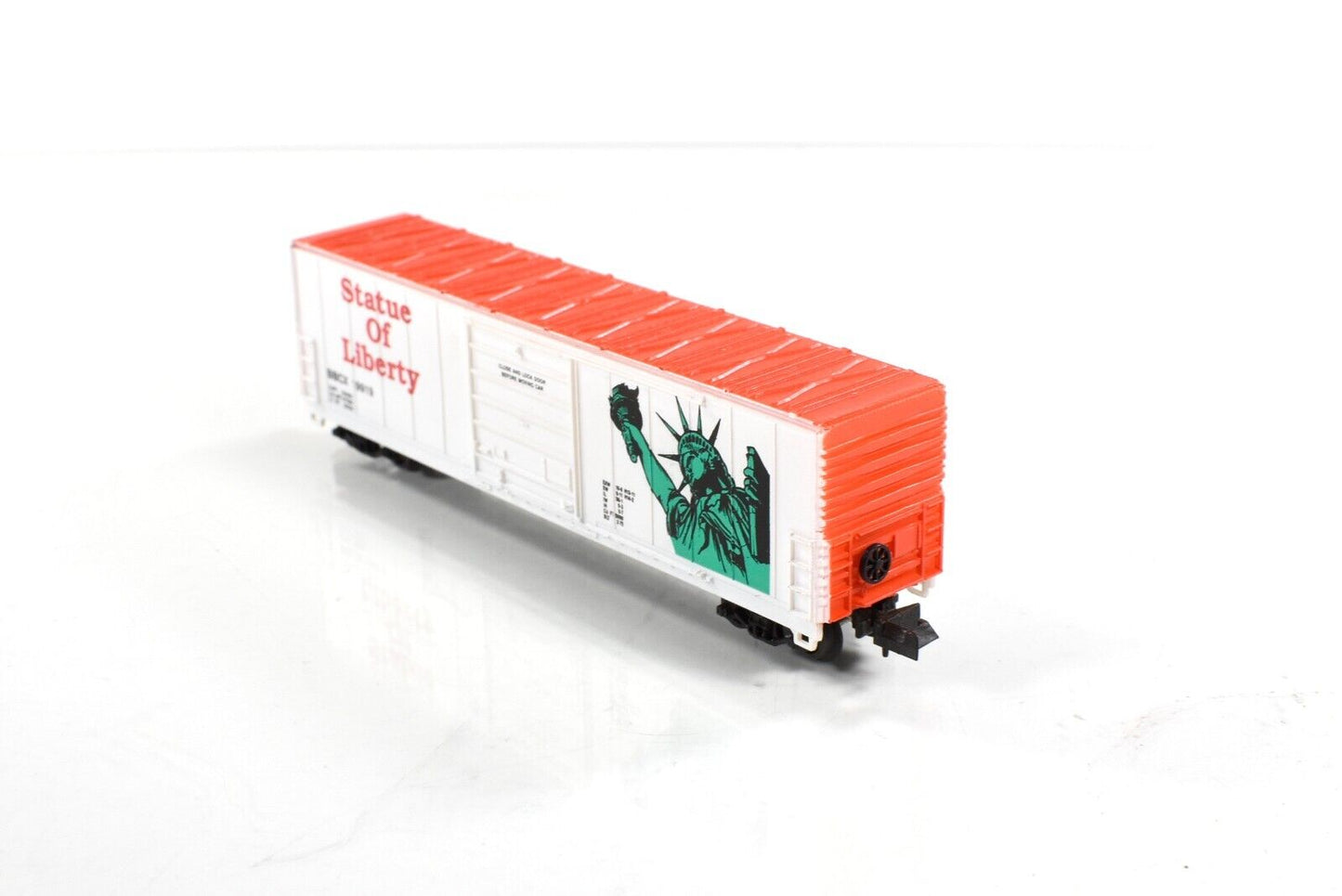 N Scale STATUE of LIBERTY Patriotic 50' Box Car -- BBCX 19919 ---  Bev-Bel 22009