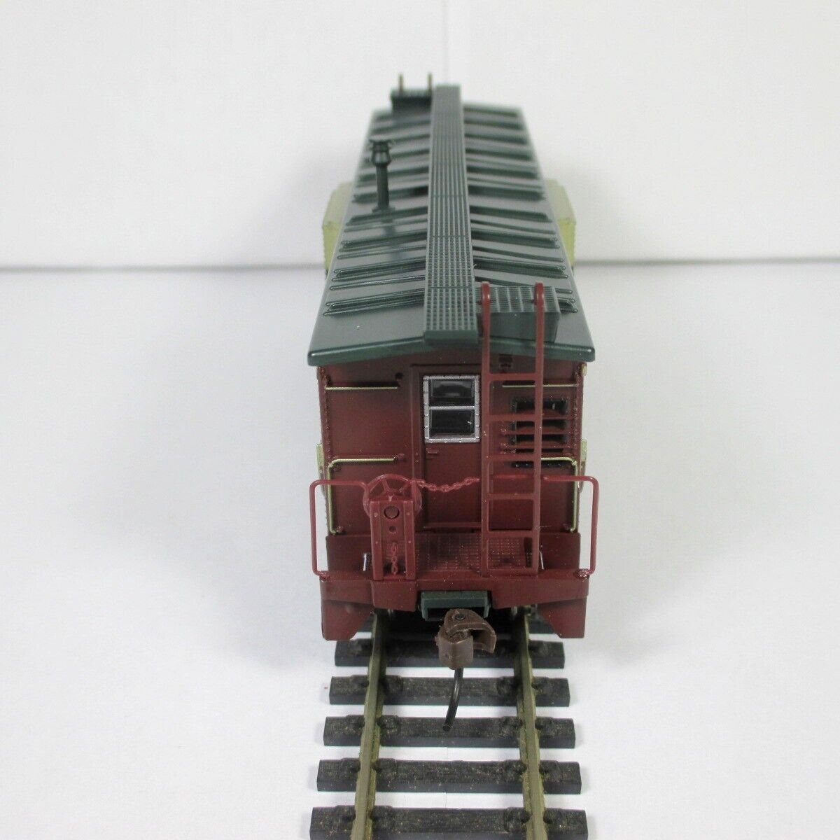 HO Scale *NAPA VALLEY* Railroad Bay Window Caboose *Petit Verdot* - Athearn 8509