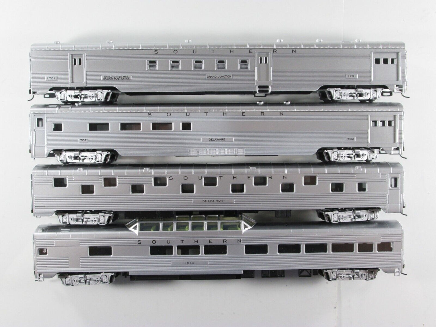 HO Scale SOUTHERN Lightweight Passenger Car 8-Pack Set - IHC 47948, Knuckle Cplr
