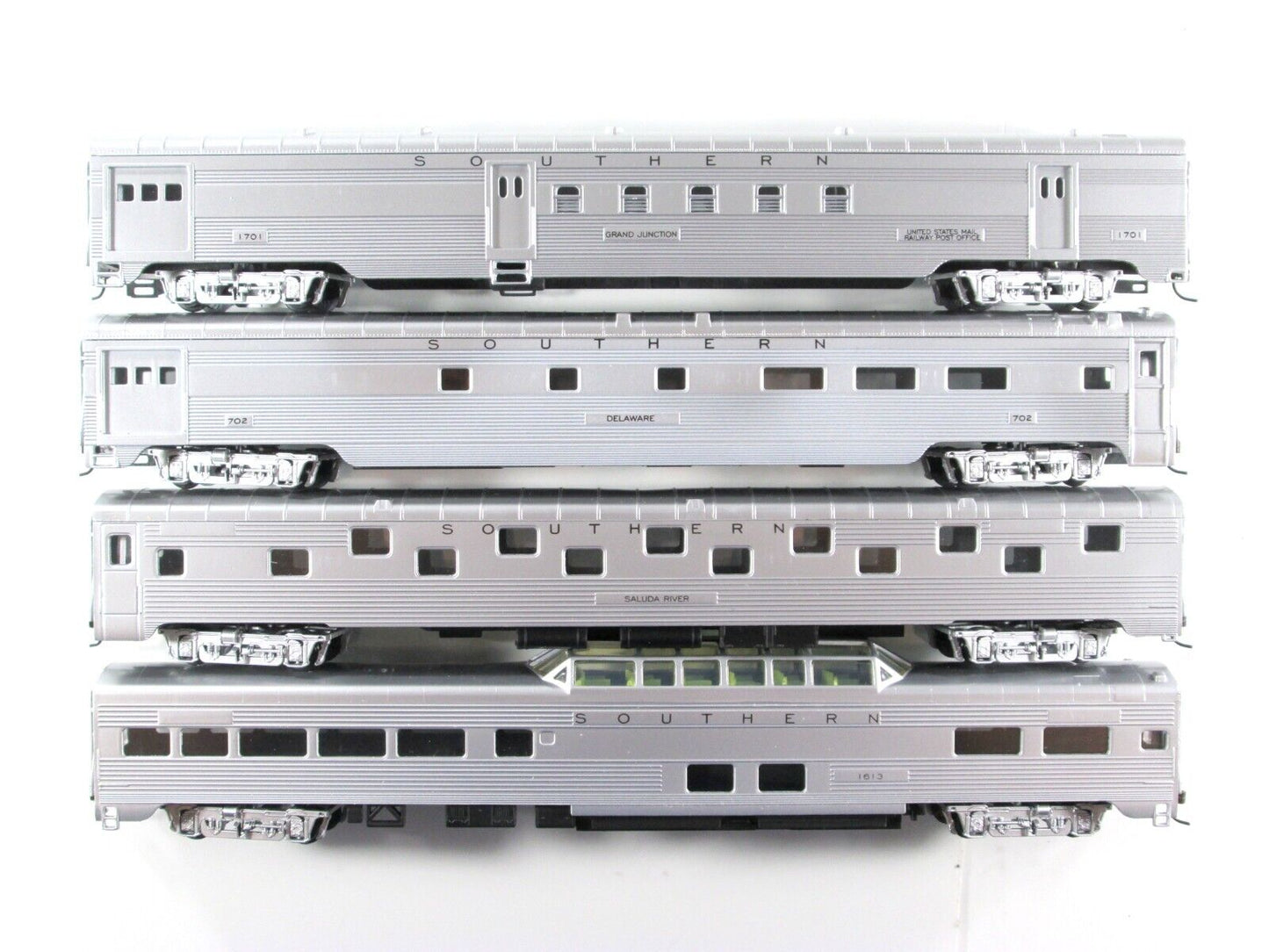 HO Scale SOUTHERN Lightweight Passenger Car 8-Pack Set - IHC 47948, Knuckle Cplr