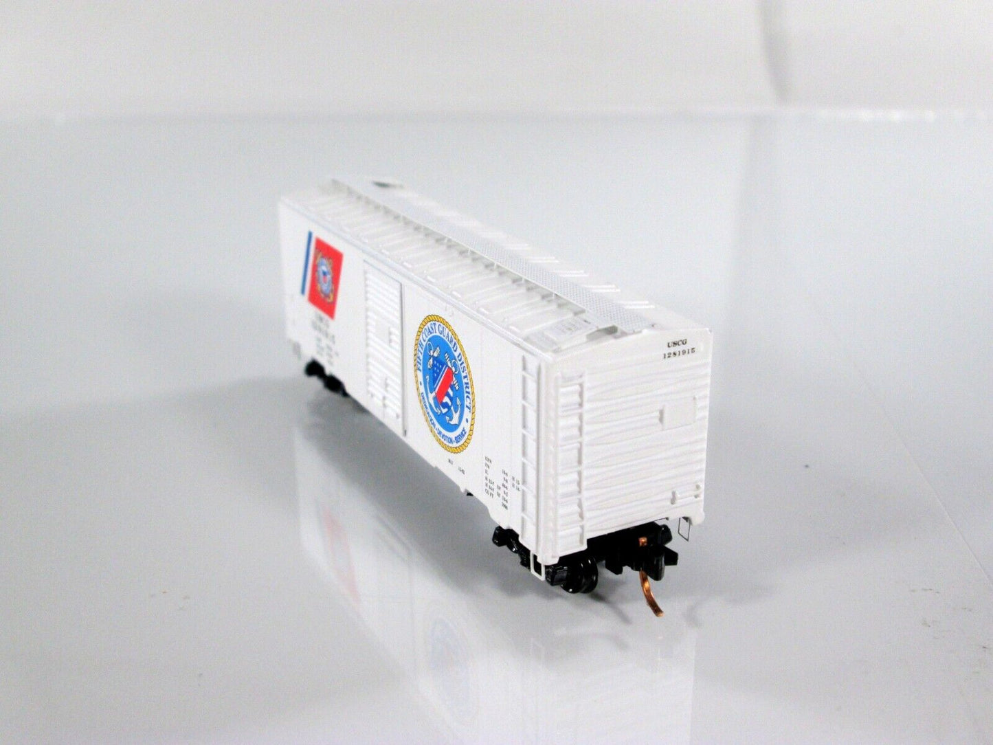 N Scale *US COAST GUARD* 5th District 40' Box Car, USCG 1281915 -- Deluxe 240251