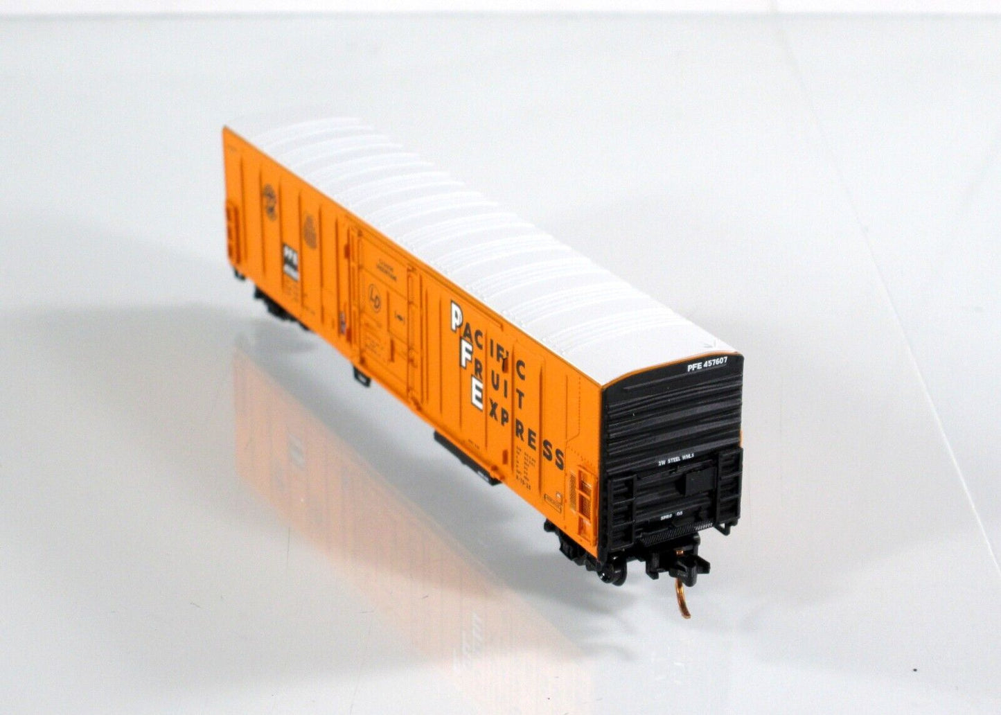 N Scale *PACIFIC FRUIT EXPRESS* UP-SP Reefer 6-Car Set, Intermountain 68801 RARE