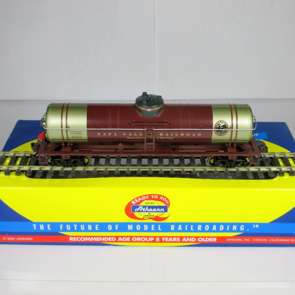 HO Scale **NAPA VALLEY** Railroad Single-Dome Tank Car, NVRR 1299 - Athearn 8507