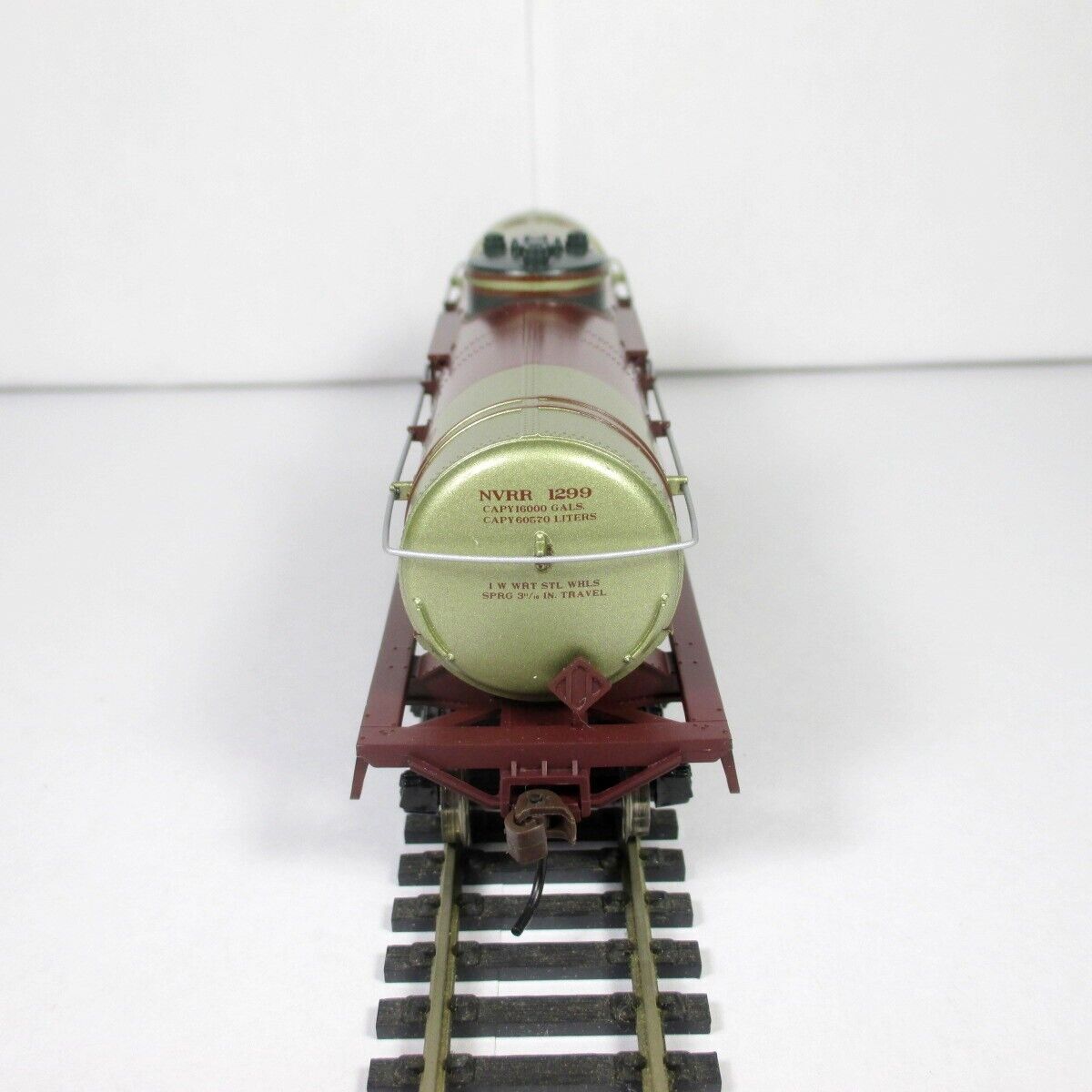 HO Scale **NAPA VALLEY** Railroad Single-Dome Tank Car, NVRR 1299 - Athearn 8507