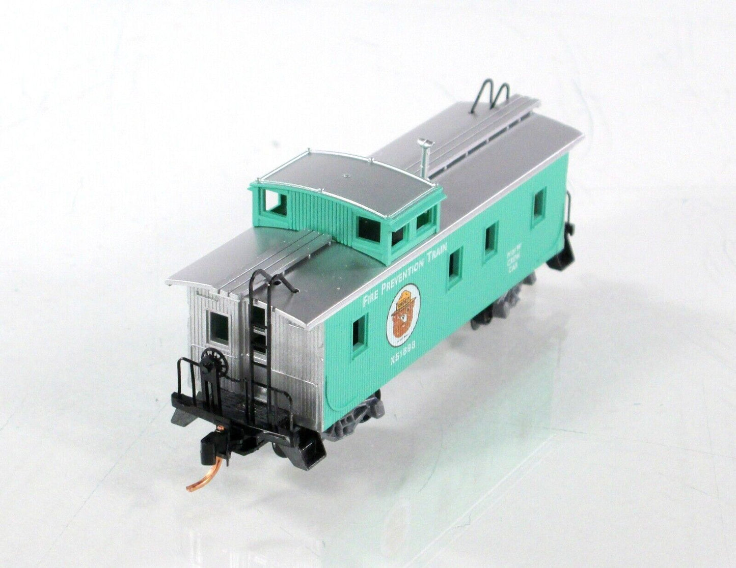 N Scale ***SMOKEY BEAR*** MoW Fire Prevention Crew Caboose -- Micro Trains 51210