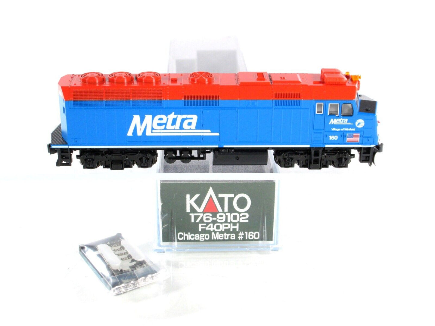 N Scale ***CHICAGO METRA*** EMD F40PH Locomotive #160 - Kato 176-9102 **DCC Rdy