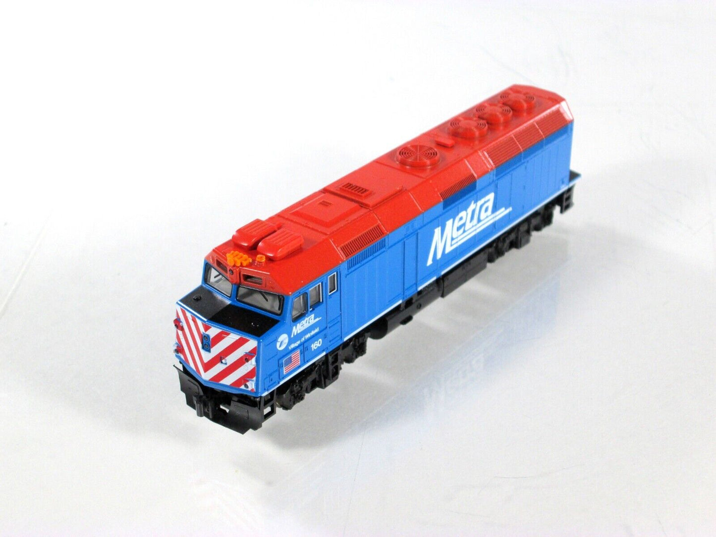 N Scale ***CHICAGO METRA*** EMD F40PH Locomotive #160 - Kato 176-9102 **DCC Rdy