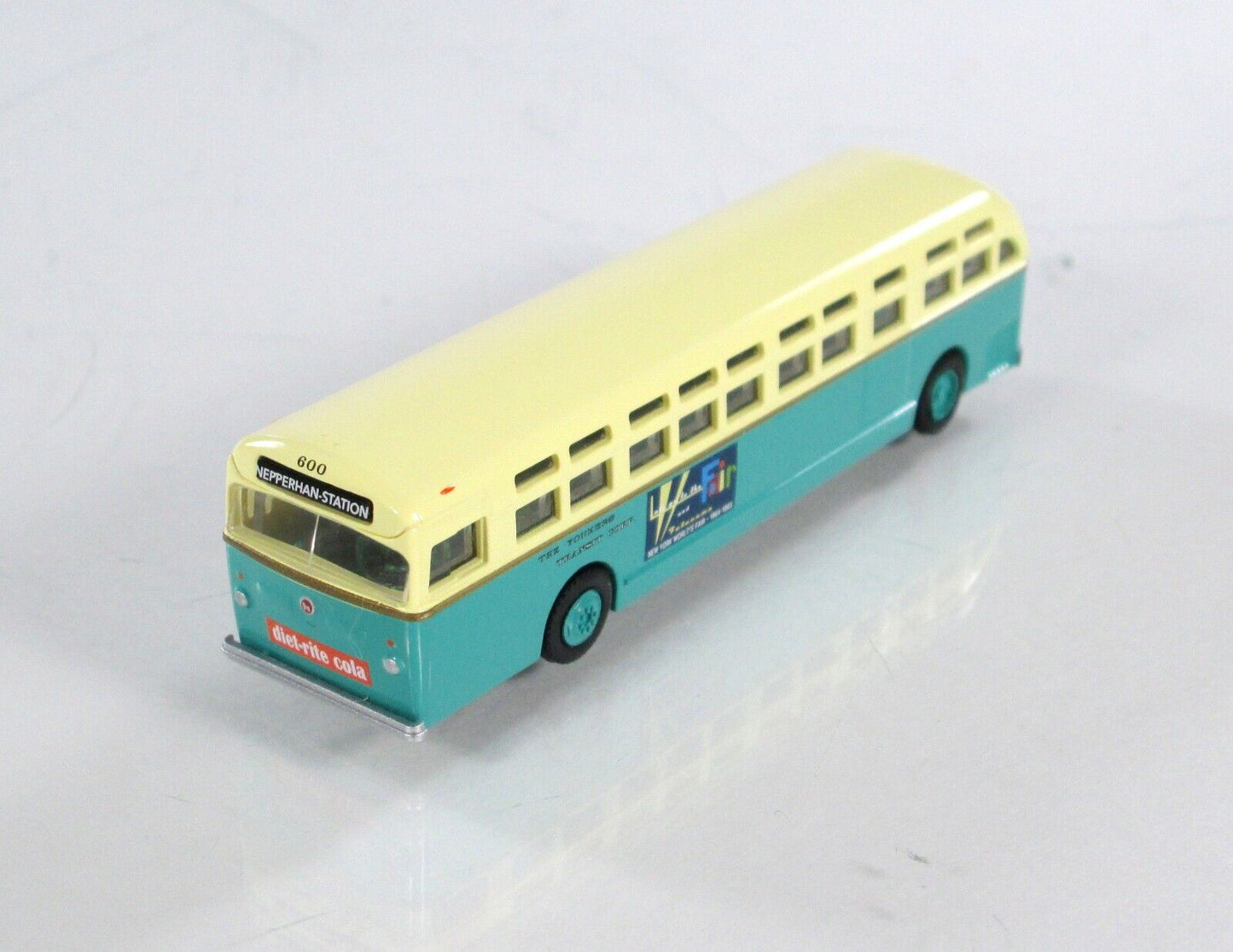 N Scale ***YONKERS TRANSIT CORP.*** Motor Coach, Ad, #600 - WHEELS of TIME 90671