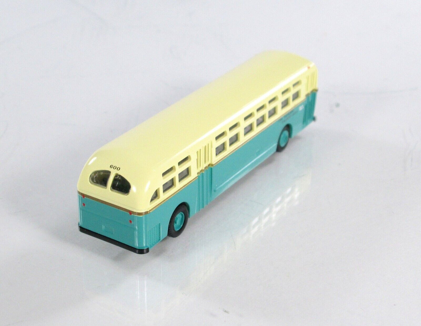 N Scale ***YONKERS TRANSIT CORP.*** Motor Coach, Ad, #600 - WHEELS of TIME 90671