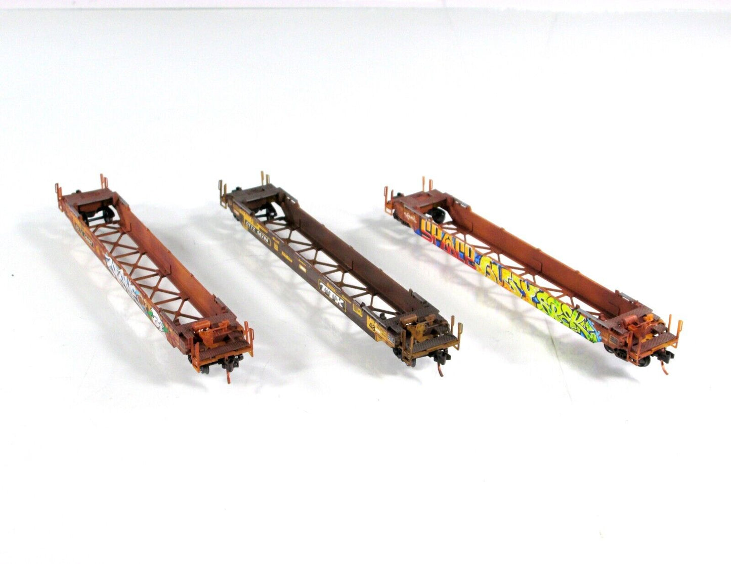 N Scale **TRAILER TRAIN** Weathered Well Car 3-Pack Set -- Micro Trains 99305450