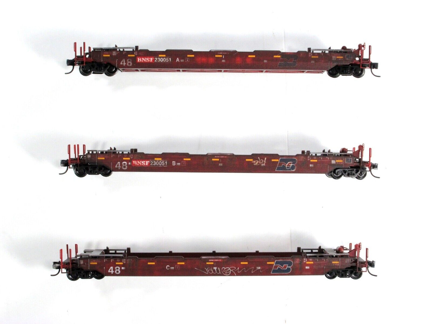 N Scale **BNSF** Weathered & Graffiti 70' Well Car 3-Set - Micro Trains 99305780