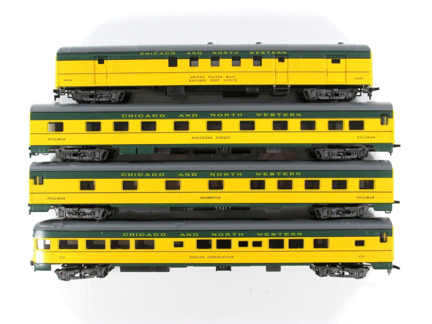 HO Scale **CHICAGO NORTH WESTERN** 1930s Passenger 4-Car Set B -- Rivarossi 6933