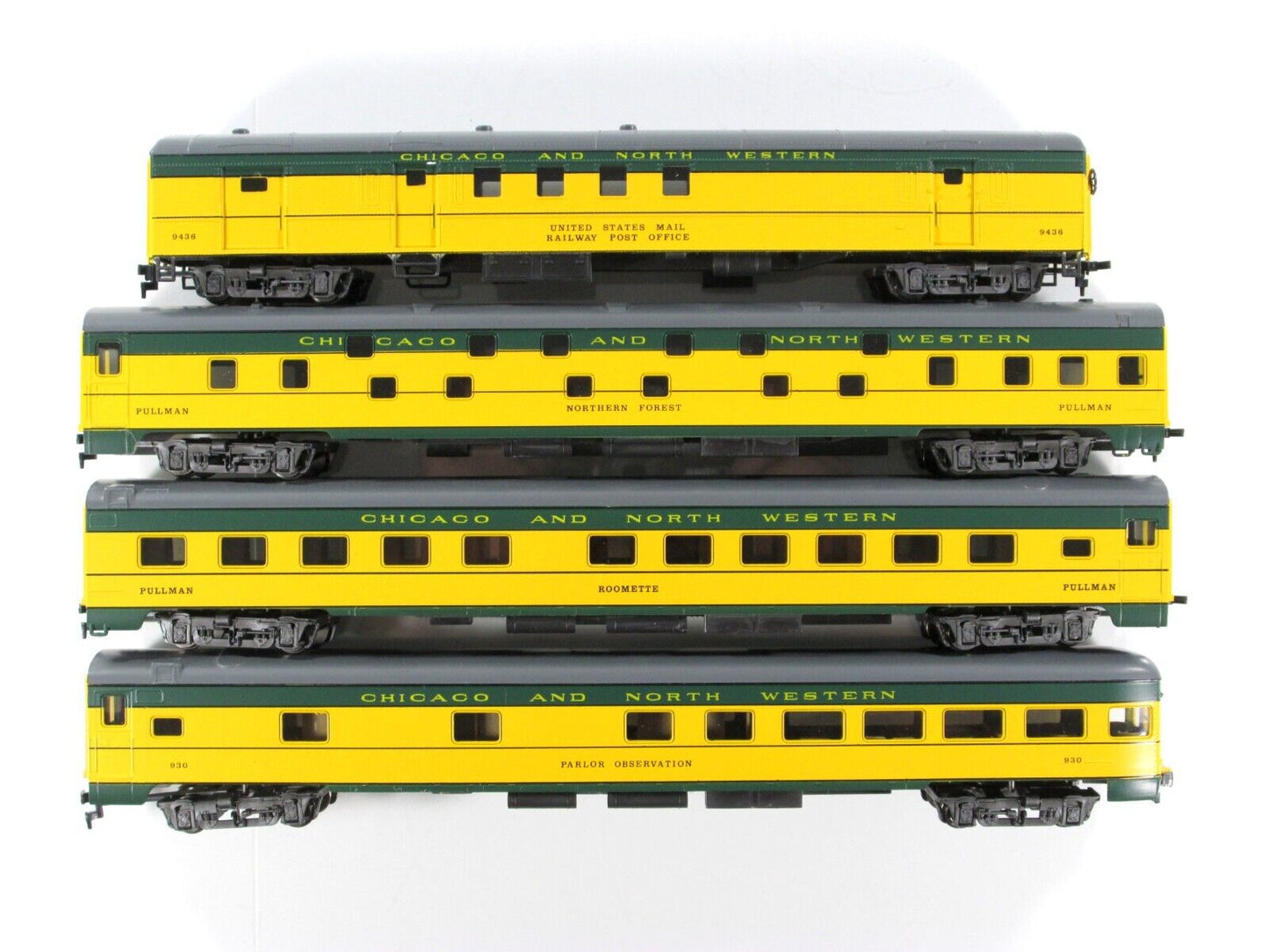 HO Scale **CHICAGO NORTH WESTERN** 1930s Passenger 4-Car Set B -- Rivarossi 6933
