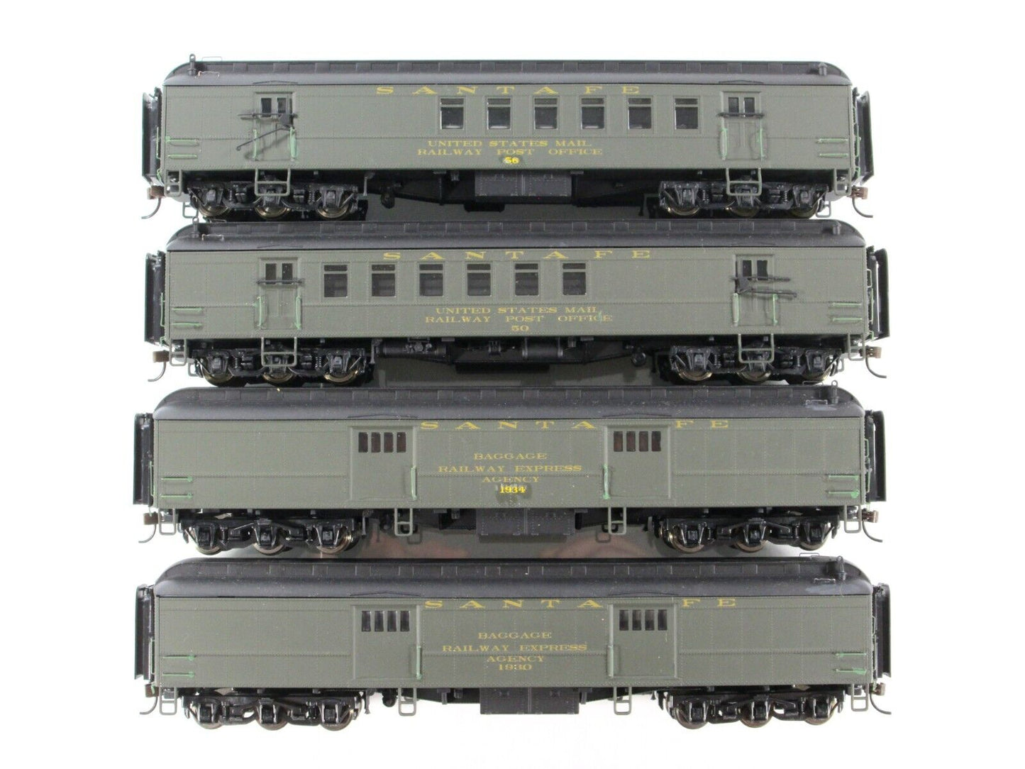 HO Scale **SANTA FE** 60' HvyWt Passenger Set - Rivarossi RT600229, Knuckle Cplr