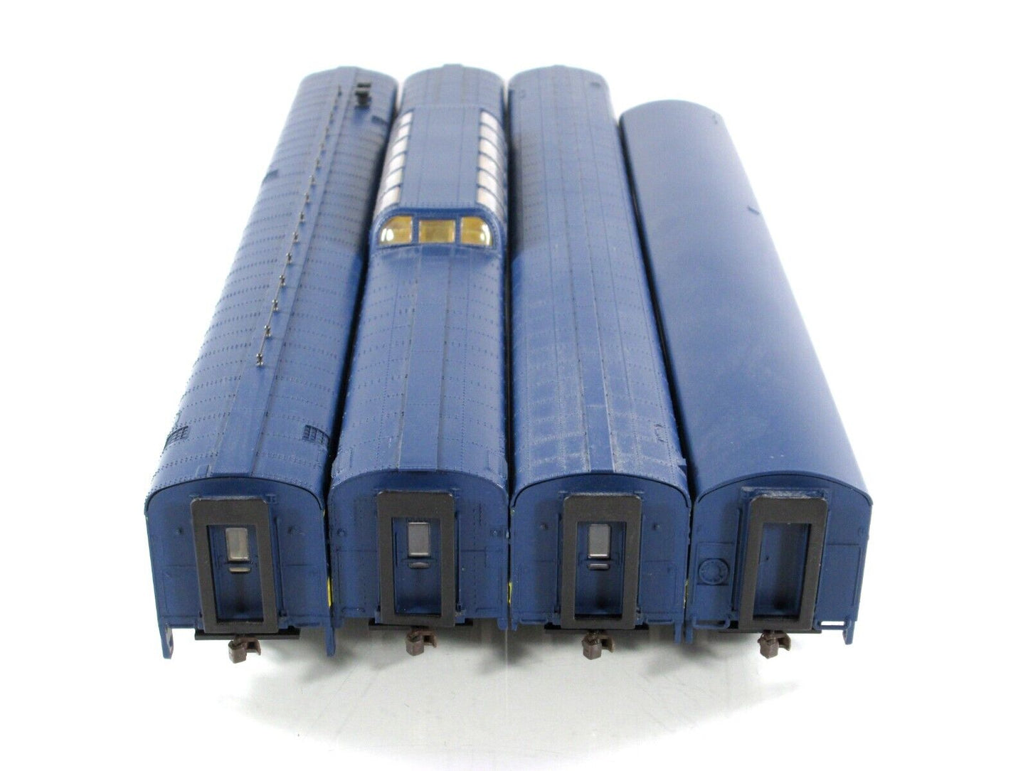HO Scale ***ALASKA RAILROAD*** Passenger Set - Rivarossi RT600034, Knuckle Cplr